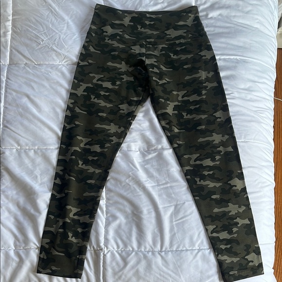 Casablanca by Marrakech Clothing Co. Pants - NWT Casablanca by Marrakech Seamless Camo Leggings